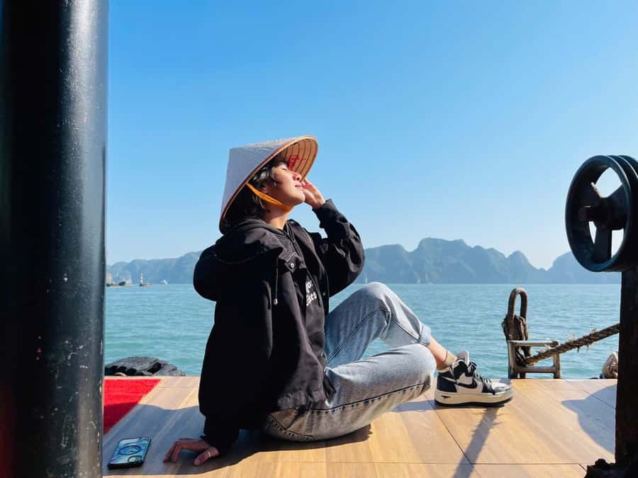 Cat Ba: Night Kayaking with Glowing Plankton - What the $35 price really covers