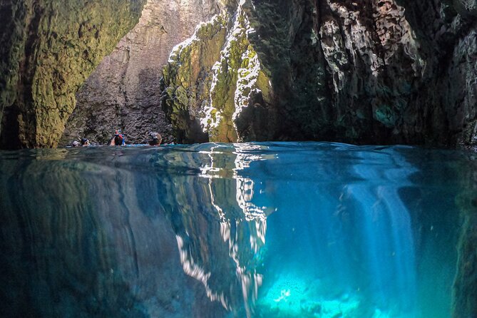 Cave exploring by kayak - Kayak seats, neoprene, and what is included