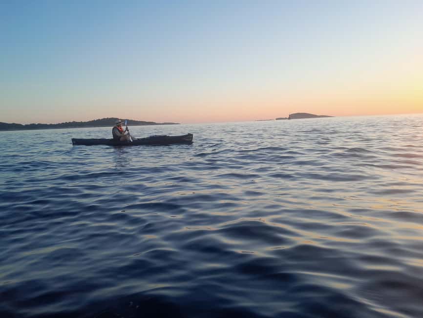 Cavtat: 'Pomalo' Sunset Guided Sea Kayaking Tour - Waiting for sunset near Beach Bar Little Star
