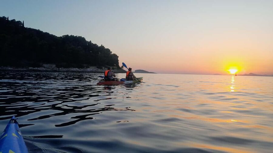 Cavtat: 'Pomalo' Sunset Guided Sea Kayaking Tour - The guide makes a real difference