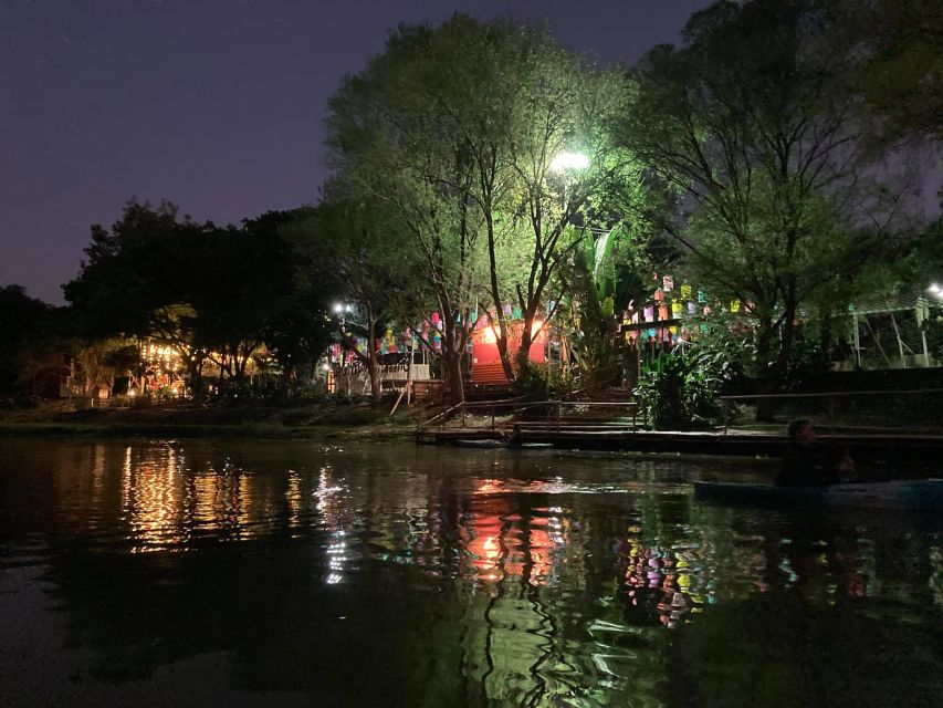 Chiang Mai: Ping River Night Kayaking into City Center - Passing the colored bridges and Nawarat Bridge