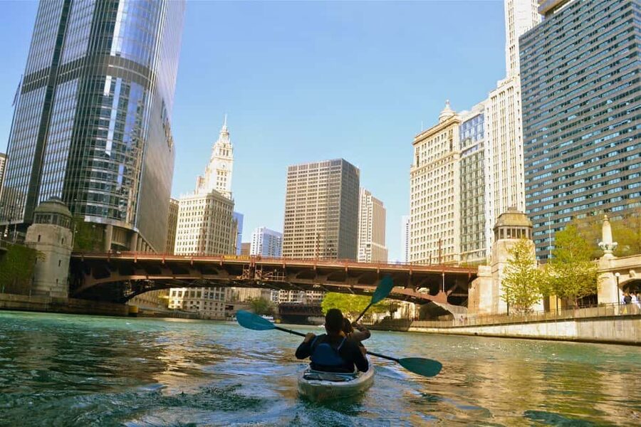 Chicago: 2-Hour Downtown Kayak Rental - Starting With Safety at the Chicago River Dock