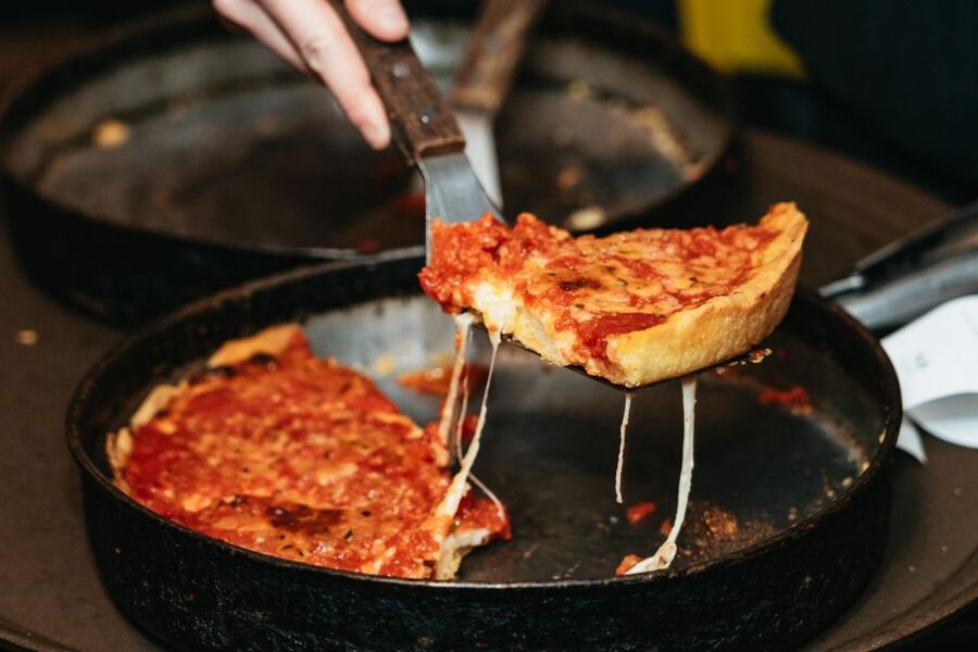 Chicago: Classic Food & Walking Tour with Free Bike or Kayak - Why this Chicago food tour works