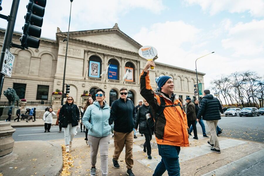 Chicago: Classic Food & Walking Tour with Free Bike or Kayak - Chicago hot dogs and the Riverwalk