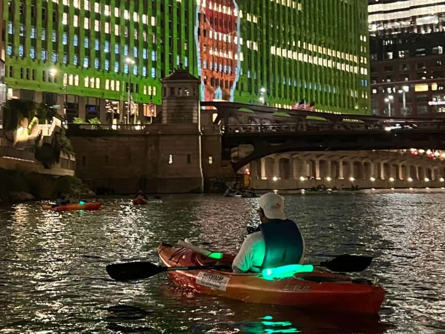 Chicago: Moonlight Paddle Tour on the Chicago River - Why paddle the Chicago River after dark?