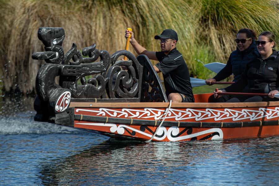 Christchurch: Waka Paddling Experience on the Avon River - The guides make the biggest difference