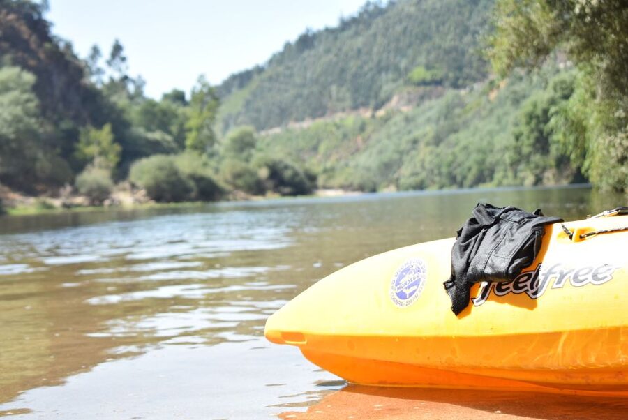 Coimbra: Mondego River Kayaking Tour - The first strokes at the Carvoeira dam