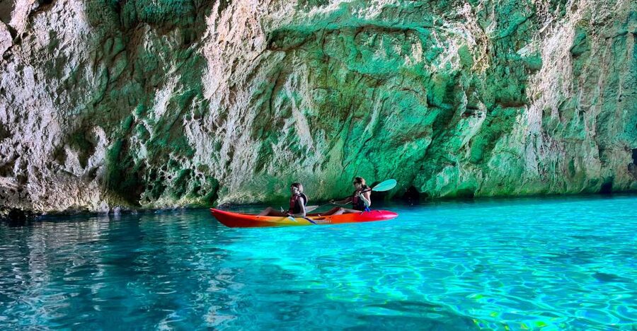 Cova dels Orguens: Cave Exploring Kayak & Snorkel Tour - Cliff jumping for people who want more excitement