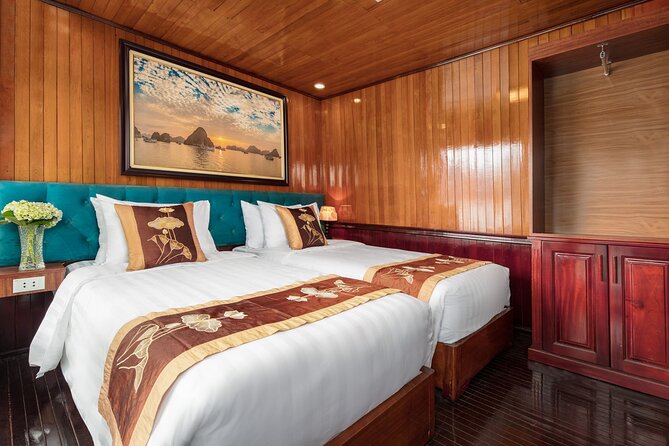 CozyBay Boutique 2D1N Kayak, Swiming ,Titop, Cave, Expressway way - Surprise Cave, Ha Long Bay’s big crowd-pleaser