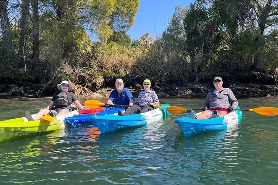 Crystal River: Guided Kayak Tour with Manatee Encounters - Looking for manatees in the refuge