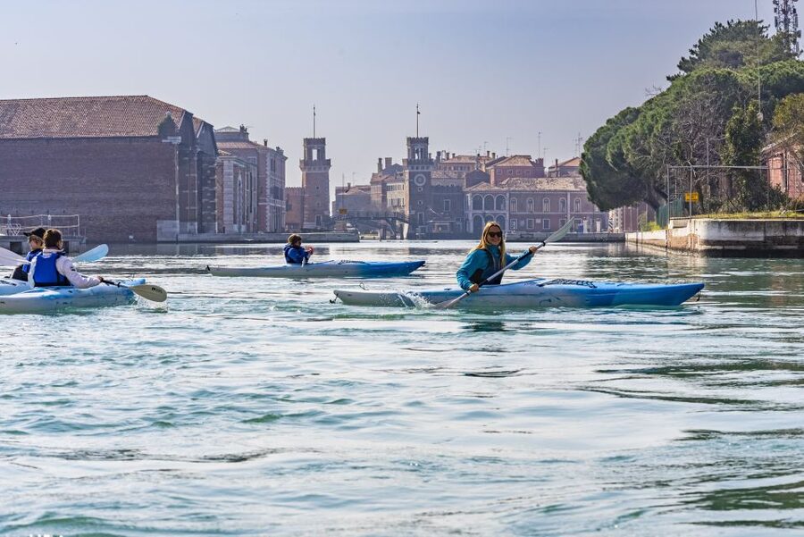 Cultural Kayak Tour: Discovering the City’s Canals - The guides make the difference