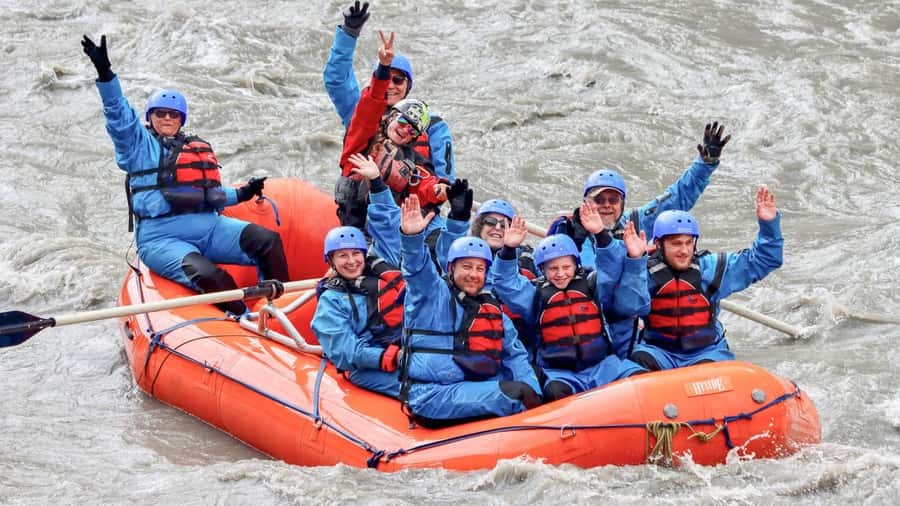 Denali, Alaska: Canyon Wave Raft Class III-IV Paddle/Oar - How demanding is Class III-IV rafting?