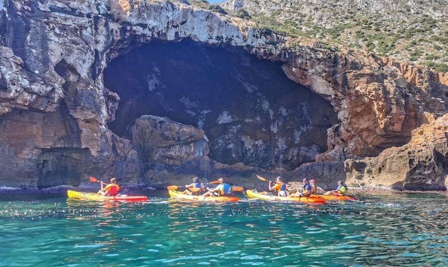 Dénia: Cova Tallada kayak trip - Paddling past Aigua Dolç and Torre del Gerro