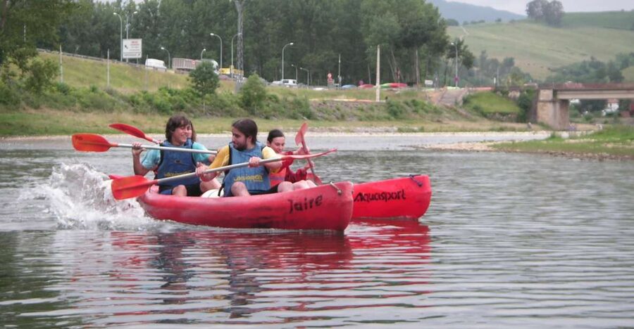 Descent of the Sella river in a canoe - Arriving at the activity center in Arriondas