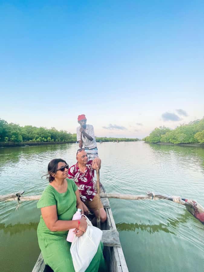 Diani: Sunset Canoe Tour along the River with Mangroves - A human-powered route through Diani’s mangroves