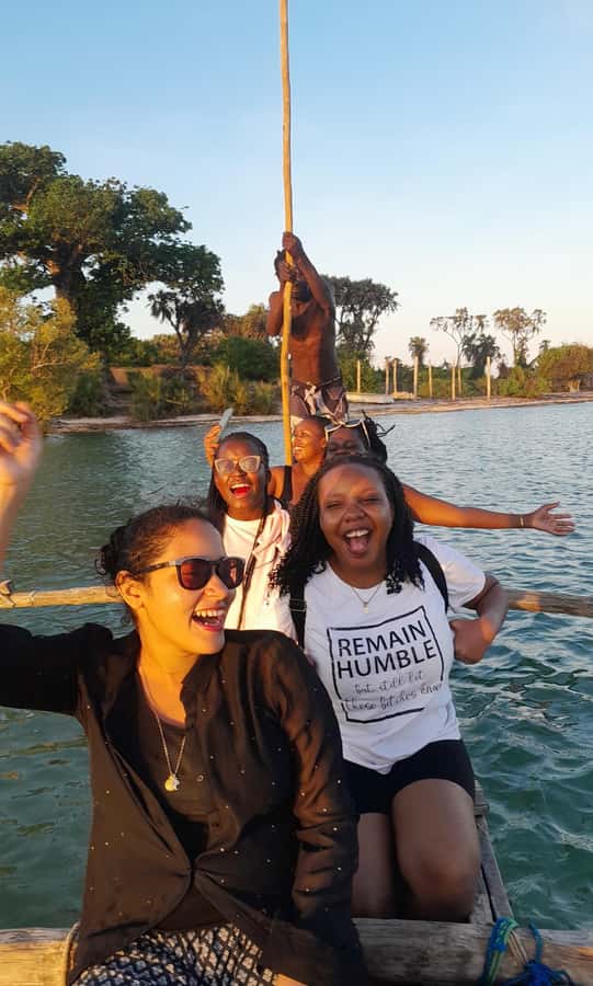 Diani: Sunset Cruise along Kongo River on Wooden Canoe boat - Boarding the wooden canoe at Kongo River Beach