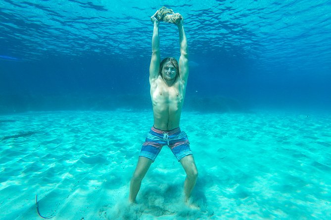 Discover the best corners of the island in paddle surf - Getting ready on the sand