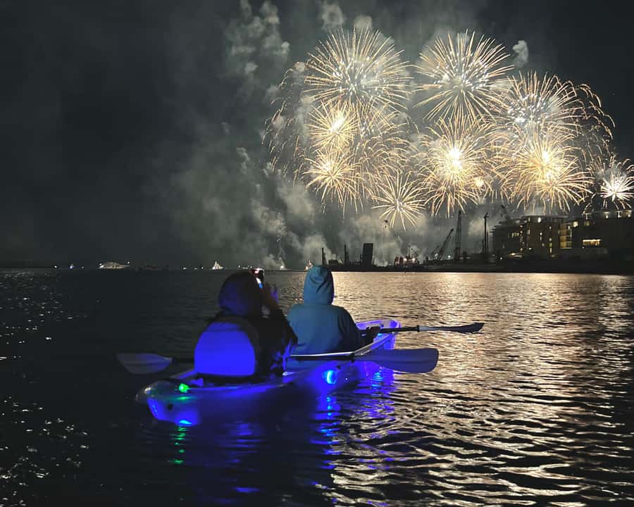 Dubai: Night Kayaking Tour - Seeing the Burj Khalifa from the water
