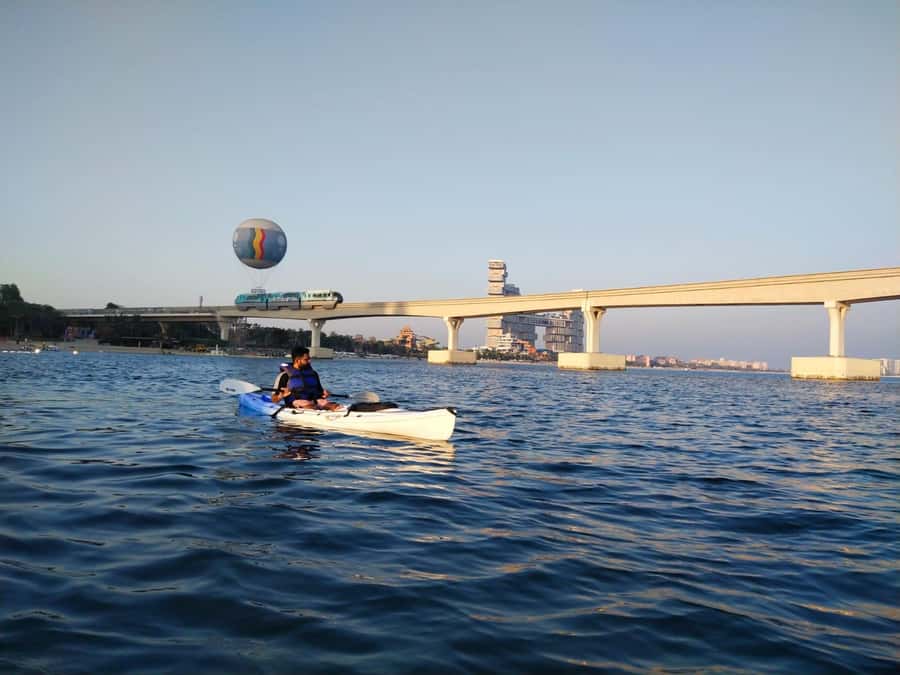 Dubai: Palm Jumeirah Guided Kayaking Tour - Starting at the Sofitel beach on Palm Jumeirah