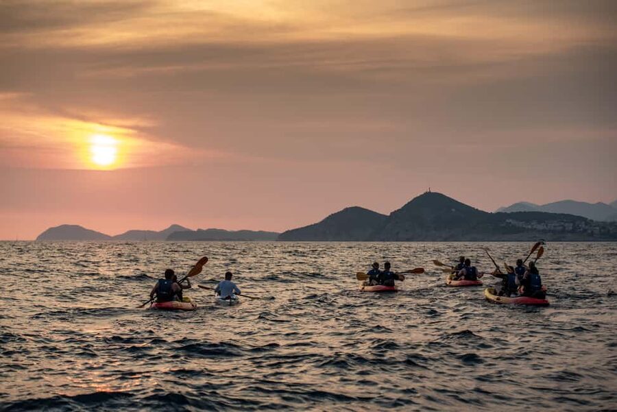 Dubrovnik: Sunset Kayaking and Snorkeling Tour - Lokrum Island and the two route choices