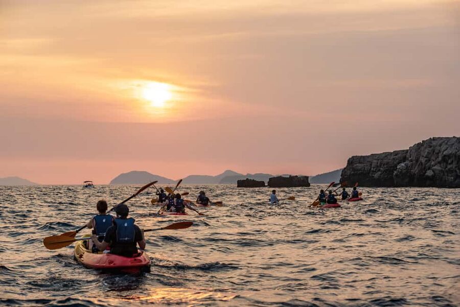 Dubrovnik: Sunset Sea Kayaking Tour - Starting beside Pile Gate and Dubrovnik’s walls