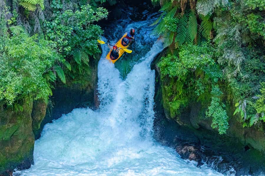 Epic Tandem Kayak Tour down the Kaituna River Waterfalls - What the guides add to the value