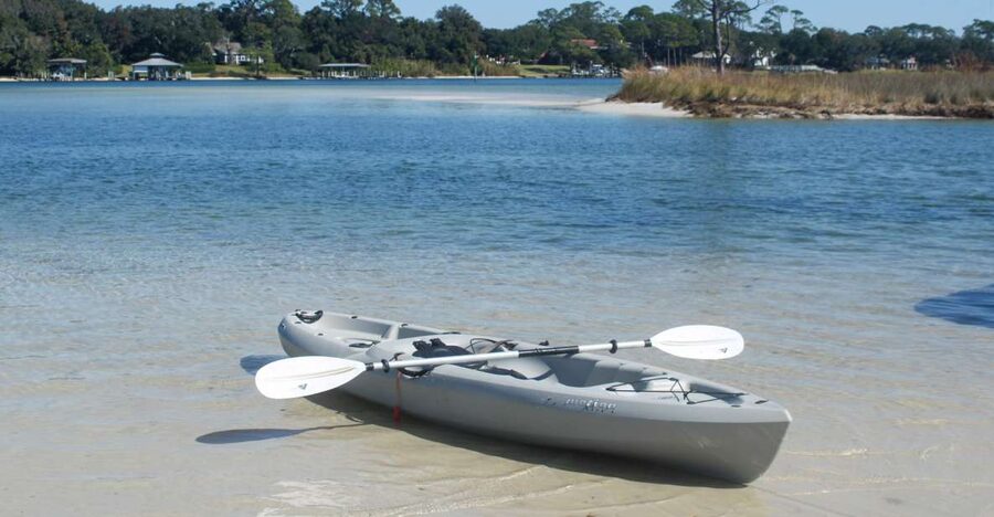 Fort Walton Beach: Tandem Kayak Rental - Boat traffic and the limits of a self-guided rental