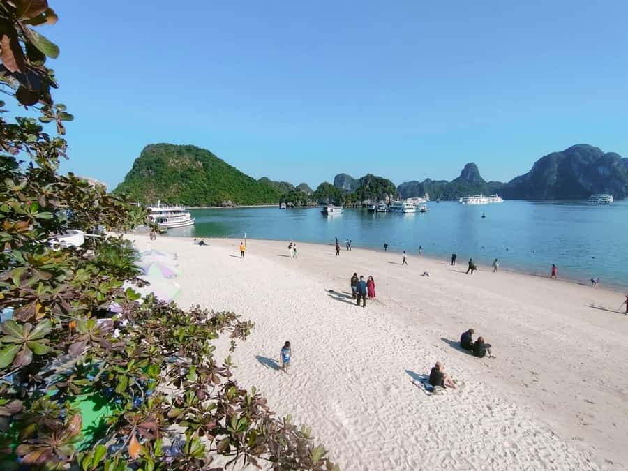 From Hanoi: Ha Long Bay Luxury Day Cruise with Food & Kayak - Sung Sot Cave, Ha Long Bay’s biggest walking stop