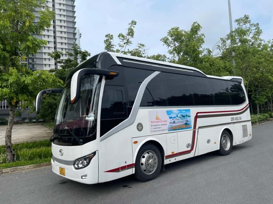 From Hanoi: Ha Long Bay Luxury Day Cruise with Food & Kayak - Titop Island for a climb or a swim