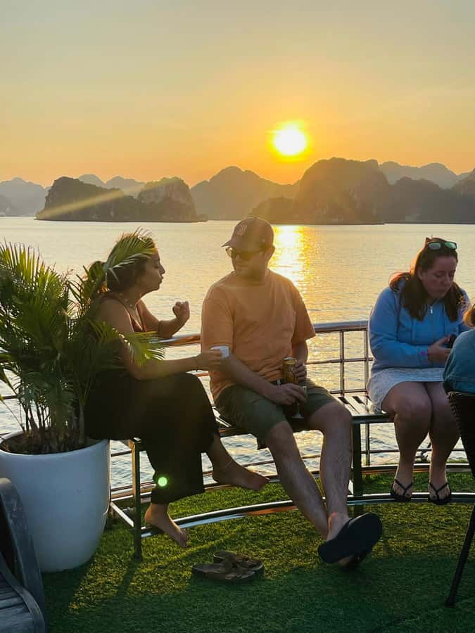 From Hanoi: Ha Long Bay Luxury Day Cruise with Food & Kayak - Guides, group size, and the pace of the day