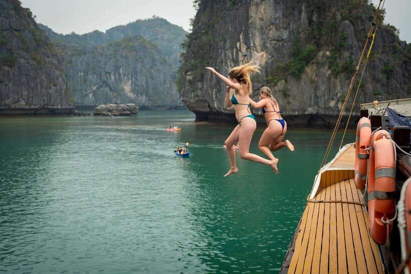 From Hanoi: Lan Ha Bay | Kayaking, Sightseeing, Cruise Trip - Lunch between Lan Ha Bay and Ha Long Bay