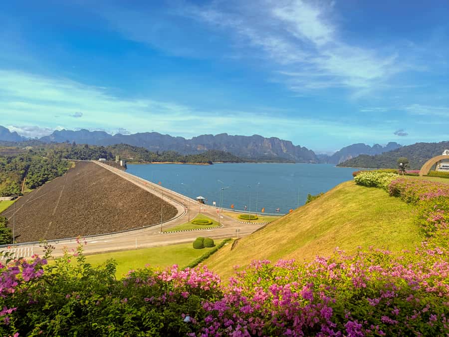 From Khao Lak: Khao Sok & Cheow Lan Lake Tour with Kayaking - Lunch at a floating raft house