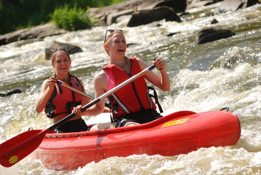 From Prague: Sazava River Canoe Day Trip for All Levels - A riverside lunch with Czech flavor