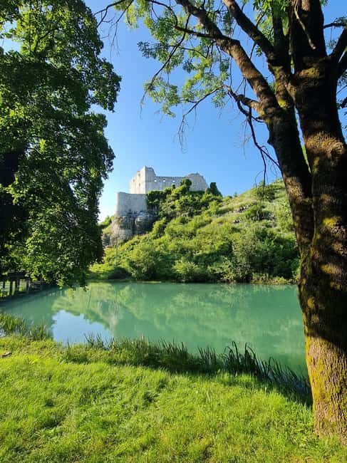 From Zagreb: Mrežnica kayaking & Rastoke village - day trip - Gentle water with a few bold choices