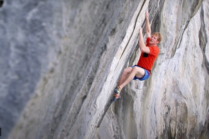 Full day deep water soloing - Kayaking in Cat Ba - Ha Long Bay. - The guides make a real difference