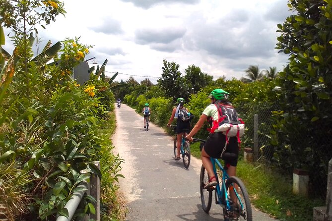 Full Day Off The Beaten Track the Mekong Delta. - Guides who make the active route manageable