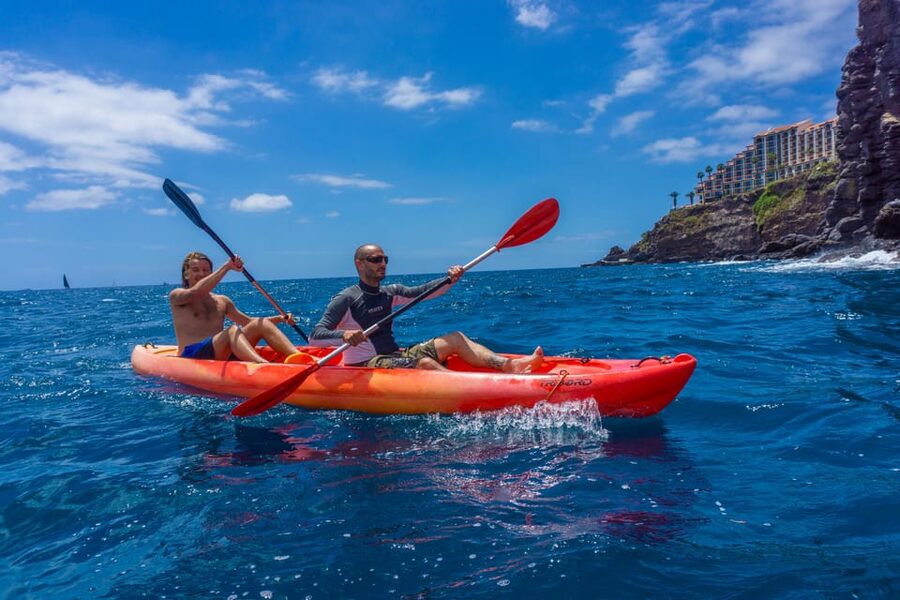 Funchal: KAYAK Rental or Guided tour with snorkeling - What the 90-minute schedule feels like