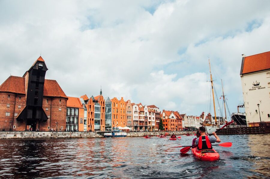 Gdańsk: Islands and Canals Private Kayak Tour - What the private format really adds