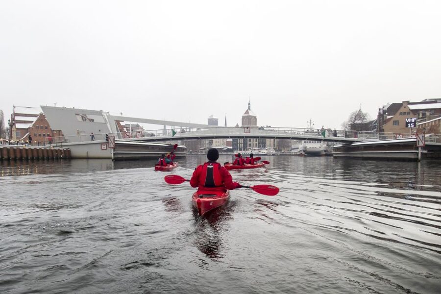 Gdansk: Winter Kayaking Tour - Hot chocolate before the return trip