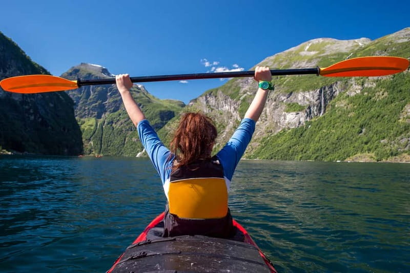 Geiranger: Guided Kayak Tour in Geiranger Fjord - From Geirangervegen 10 to the Water