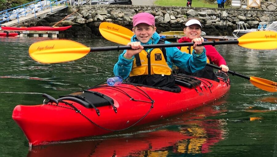Geiranger: Kayak tour with guide - Reaching the Seven Sisters viewpoint