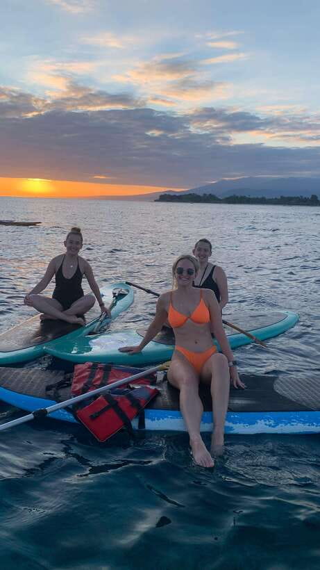 gili sunrise Stand-up paddle boarding or kayaking (droneshot - A short look at Gili Meno’s lake