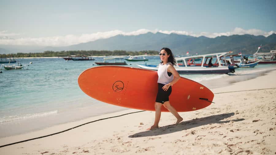Gili Trawangan: Stand-Up Paddle with Drone Shot & Guide - Small groups and the English-speaking guide