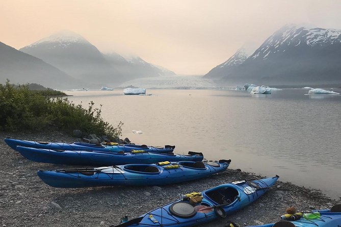 Glacier Blue Kayak & Grandview Tour - 6:45 AM: The Alaska Railroad Sets the Tone