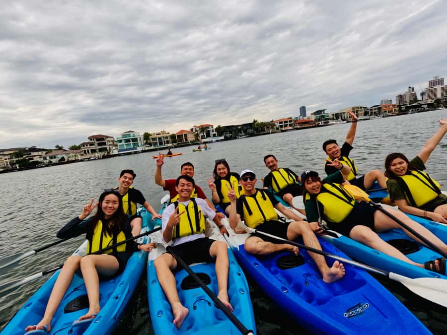 Gold Coast: Kayaking & Snorkelling Tour with Fish Feeding - Paddling to the man-made island