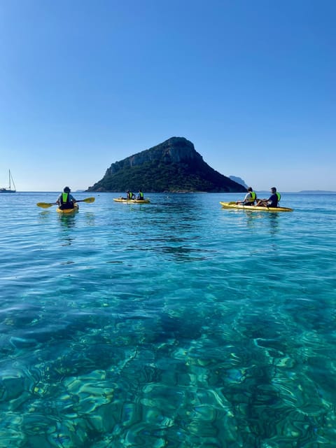 Golfo Aranci: Small group Kayak tour with Aperitif &dolphins - Starting at Spiaggia dei Baracconi