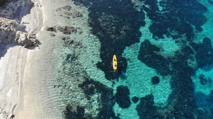 Golfo Aranci: Small group Kayak tour with Aperitif &dolphins - A Sardinian break on Isola di Figarolo