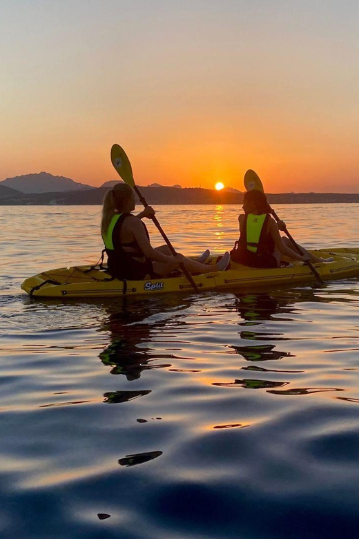 Golfo Aranci: Small group Kayak tour with Aperitif &dolphins - Morning calm or sunset atmosphere?