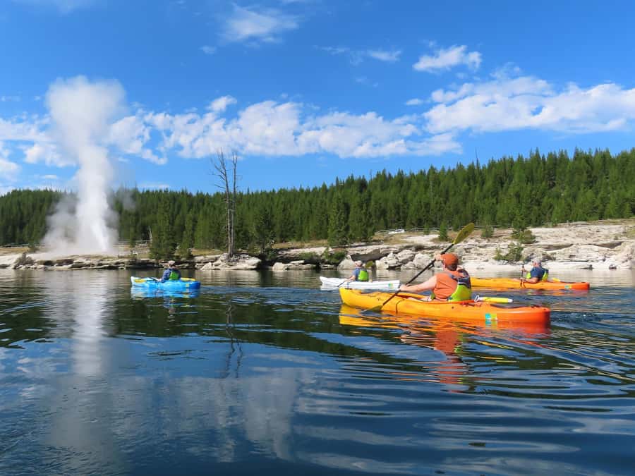 Grant Village: Yellowstone Lake Guided Kayak Tour - Meeting at Grant Village Marina Before the Crowds
