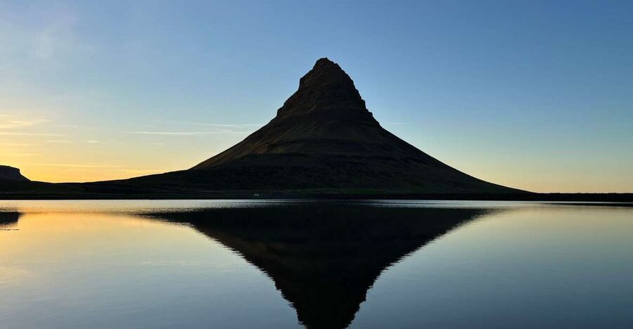 Grundarfjörður: Midnight Sun Kayaking Adventure - Two hours on the water in full weather protection